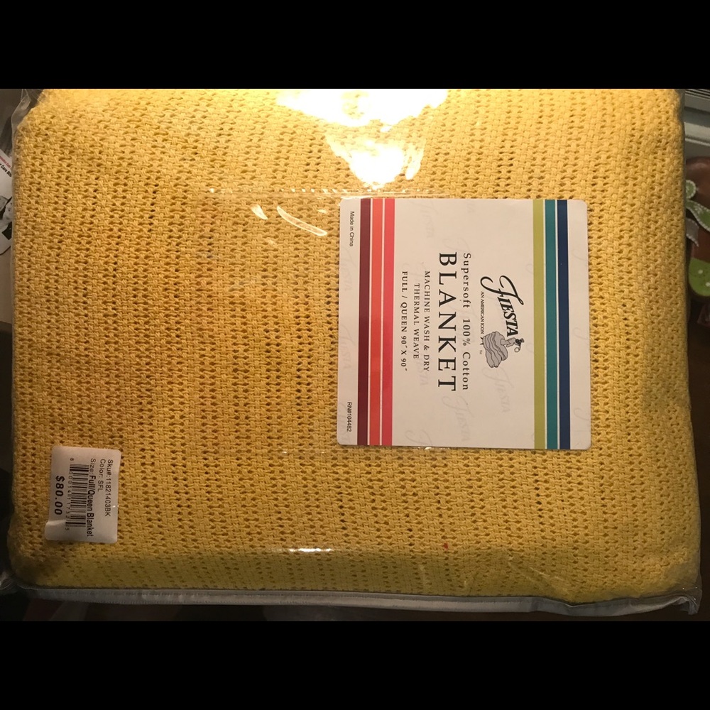 NWT Fiesta blanket